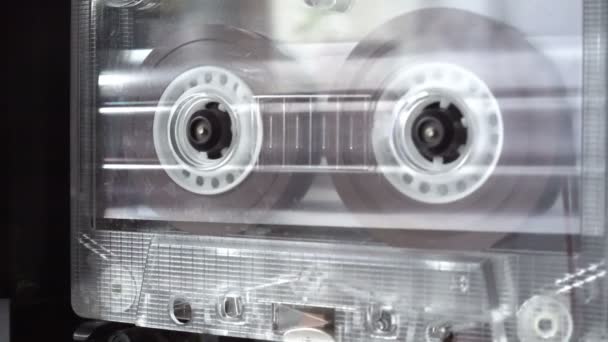 Carretes de cinta retro de reproducción de cassette de audio — Vídeo de stock