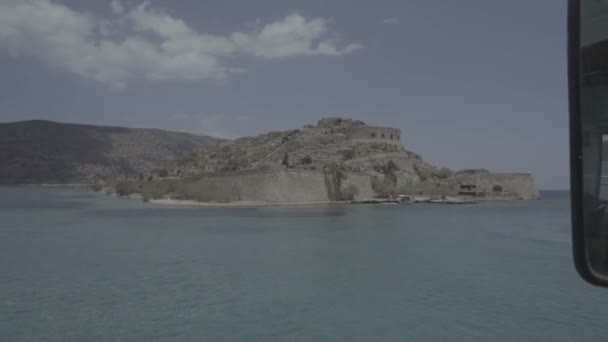 希腊海岛巡航希腊海岸鼓舞人心的风景克里特岛旅游到 spinalonga — 图库视频影像