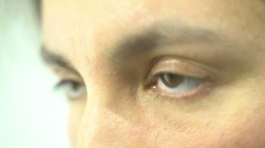 mazlumlar kadın ifade kadın hüzünlü gözlerini kapat, depresyon