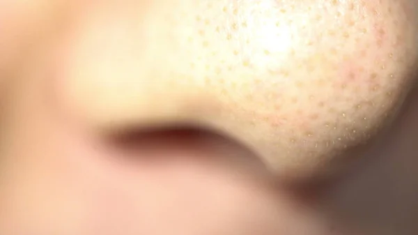 Männliche Nase Atem extreme Nahaufnahme Geruchssinn, menschliche Anatomie — Stockfoto