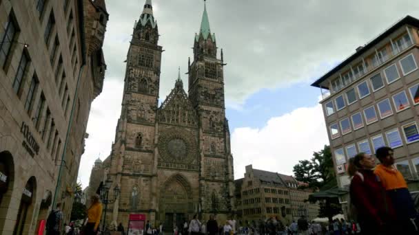 Fassade der Lorenzkirche in Nürnberg