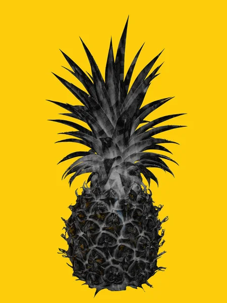 Schwarze Ananas Auf Gelbem Hintergrund — Stockfoto