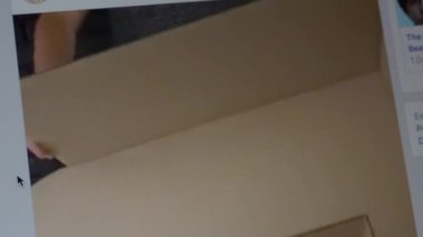 Facebook besleme masaüstü ekranı Wow reaksiyon İspanyolca yakın