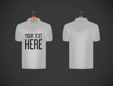 Erkekler ince yapılı dar kısa kollu polo gömleği ile yazı reklam için. Marka için ahşap askı izole mock-up tasarım şablonu ile gri polo gömlek.