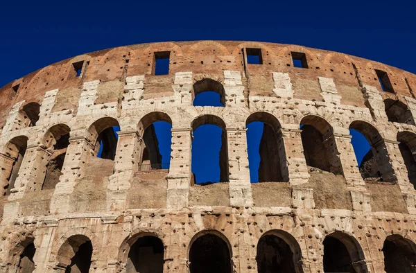 Arcade Monumentale Coliseum Cer Albastru — Fotografie, imagine de stoc