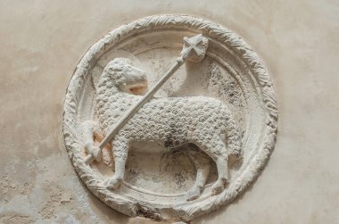 Tanrı'nın bir Venedik duvar antik beyaz taş kabartma Holy Cross