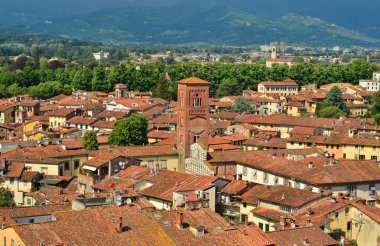 Lucca tarihi merkez panorama Ortaçağ Aziz Peter Kilisesi ile