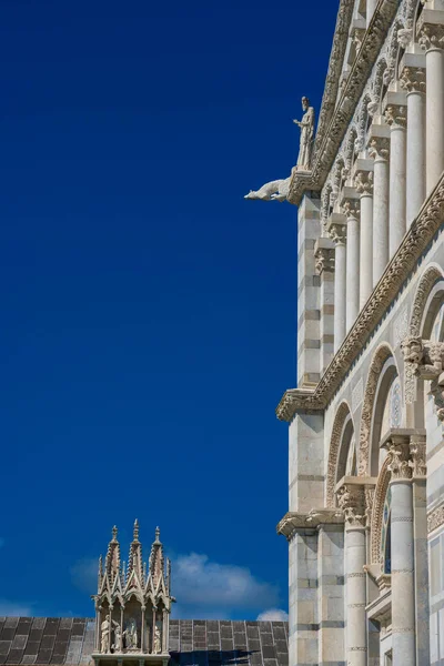 Katedrála Pise Románská Fasáda Století Modrá Obloha Kopírovat Prostor — Stock fotografie