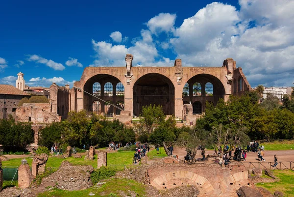 Roma Italia Abril 2018 Turismo Roma Turistas Visitan Basílica Majencio — Foto de Stock