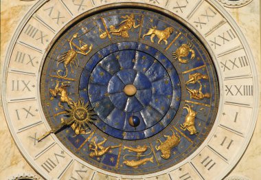 Eski zaman, Astroloji ve burç. Saint Mark meydanından eski saat kulesi zodyak işaretleri, plantes ve yıldız (15. yüzyıl ile detay)