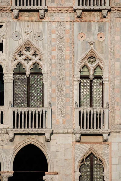 ヴェネツィア イタリア 2017 ベニスの石 Oro ドムス アウレア 美しいファサード ゴシック建築の歴史的な中心部の最高級のサンプルの — ストック写真