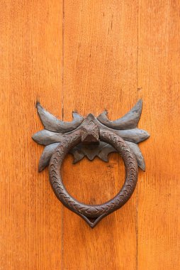 Eski Ferforje kapı tokmağı ahşap kapı