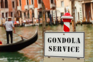 Turizm Venedik. Gondol hizmet büyük kanal boyunca