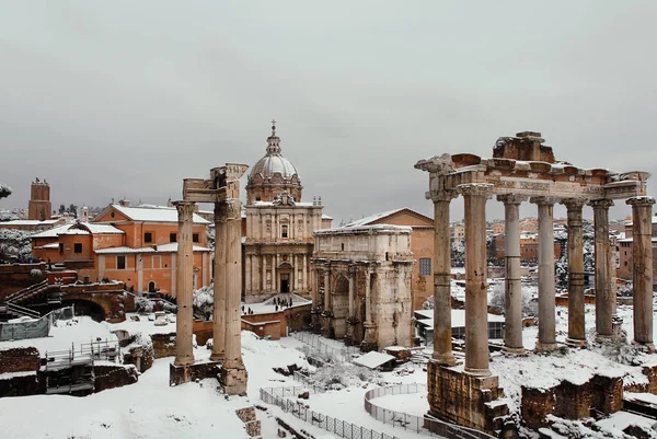 Winter Rome View Frozen Roman Forum Ancient Ruins Baroque Church — Stock Photo, Image