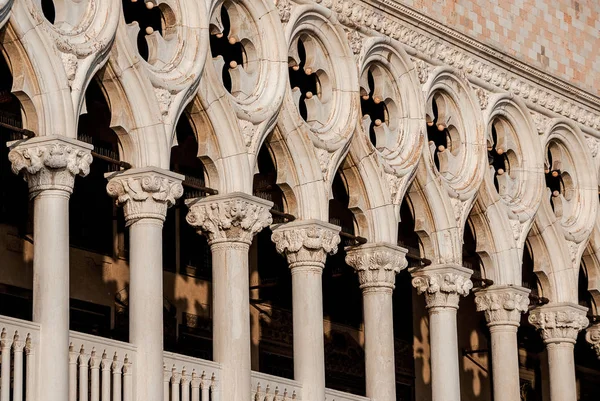 Venecia Italia Diciembre 2018 Arqueología Gótica Venecia Una Muestra Columnata — Foto de Stock