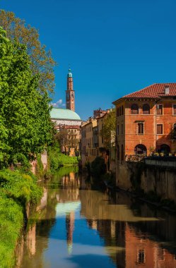 Nehirden Bazilika Palladiana görünümü