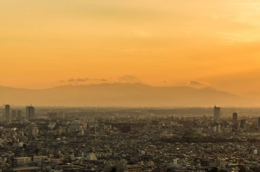 Fuji Dağı ile Tokyo gün batımı