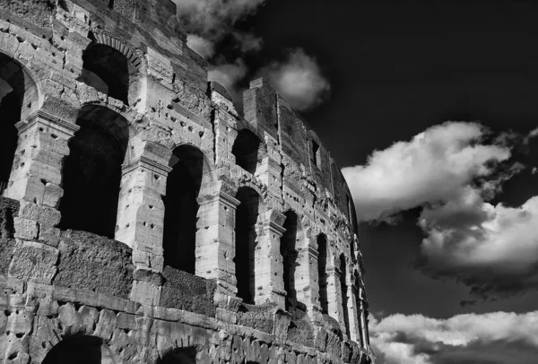 Arcos do Coliseu em Roma — Fotografia de Stock