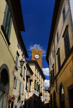 Torre del Moro ile Orvieto sokak