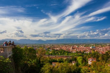 Vicenza'daki Berico Dağı panoramik terası