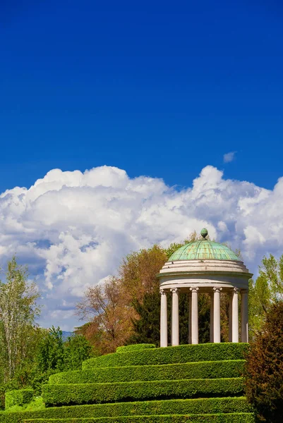 Templo neoclásico en Vicenza Querini Park — Foto de Stock