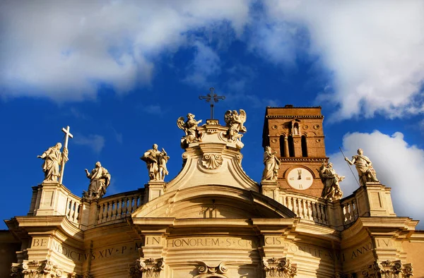 Santa Cruz na Basílica de Gerusalemme em Roma — Fotografia de Stock