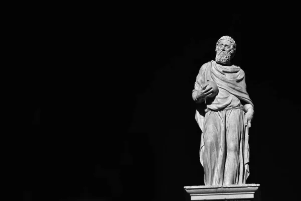 Standbeeld van Girolamo Fracastoro in Verona — Stockfoto