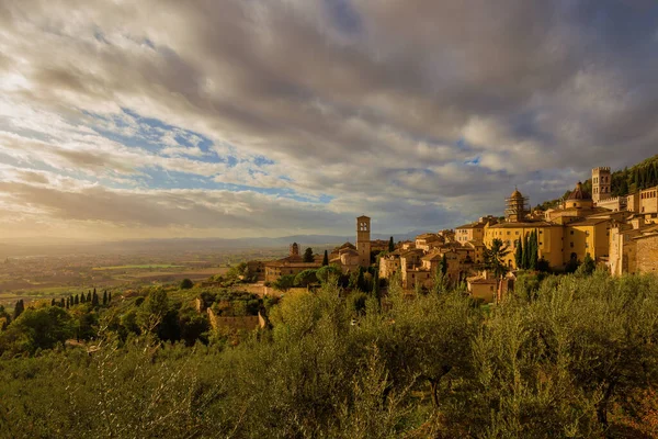 Utsikt Över Assisi Historiska Centrum Antika Byggnader Och Närliggande Landsbygd — Stockfoto