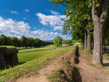 Lucca antik şehir duvarları San Donato Bulwark ile Santa Croce Bulwark arasındaki güzel park.