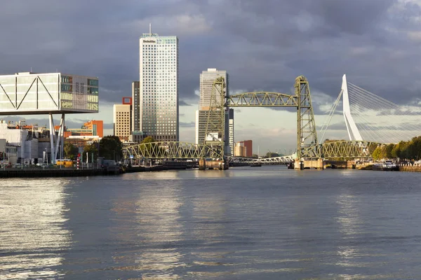 Rotterdam Hollanda Eylül 2018 Rotterdam Güney Tarafında Manzarası Ile Sol — Stok fotoğraf