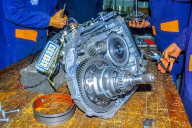 Otomobil motorunun yakın çekim görüntüsü