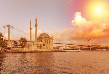 Ortakoy camisi ve Boğaz köprüsü, İstanbul, Türkiye