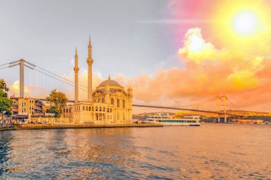 Ortakoy camisi ve Boğaz köprüsü, İstanbul, Türkiye