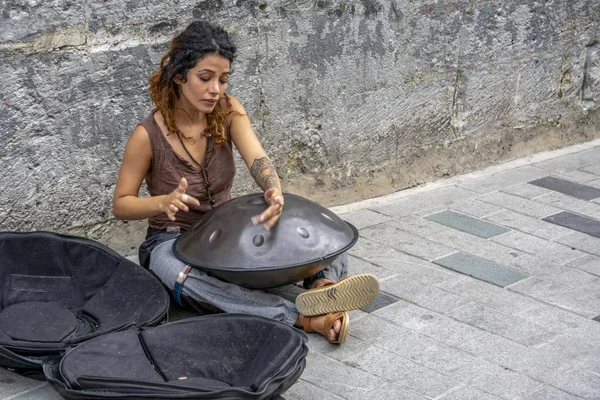 Istambul Turquia Janeiro 2019 Músicos Rua Tocando Com Seus Instrumentos — Fotografia de Stock