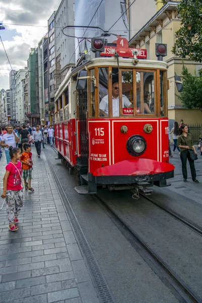 Taksim Istanbul Turkey Agust 2018 Nostalgic Red Tram Taksim Istiklal — Stock Photo, Image