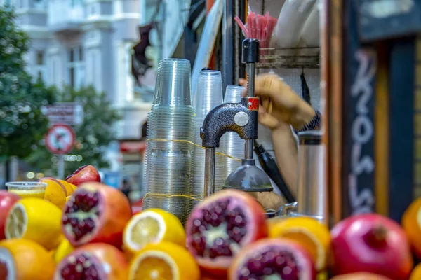 Färsk Granatäpple Och Apelsiner Grand Bazaar Istanbul — Stockfoto