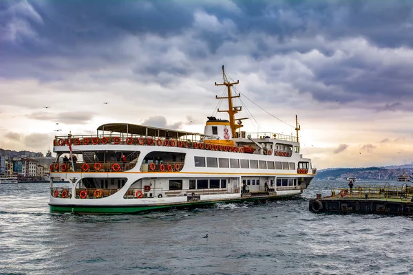 Beautiful View Touristic Landmarks Sea Voyage Bosphorus Turkish Steamboats View — Stock Photo, Image