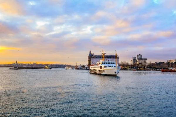 Bella Vista Punti Riferimento Turistici Dal Viaggio Mare Sul Bosforo — Foto Stock