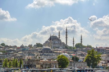 Istanbul, Türkiye, 20 Ağustos 2018: Galata Kulesi, Galata Köprüsü, Karaköy bölge ve Haliç, istanbul Türkiye