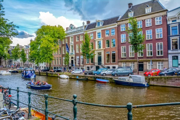 Ámsterdam Países Bajos Agosto 2014 Canal Ámsterdam Singel Con Casas — Foto de Stock