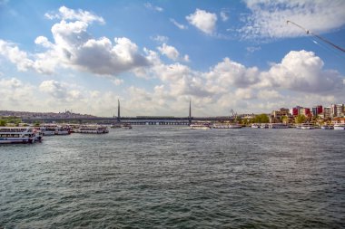 Istanbul, Türkiye, 20 Ağustos 2018: Galata Kulesi, Galata Köprüsü, Karaköy bölge ve Haliç, istanbul Türkiye