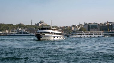Istanbul, Türkiye, 20 Ağustos 2018: Galata Kulesi, Galata Köprüsü, Karaköy bölge ve Haliç, istanbul Türkiye