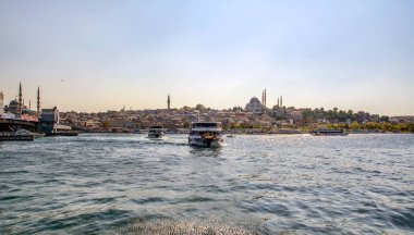 Istanbul, Türkiye, 20 Ağustos 2018: Galata Kulesi, Galata Köprüsü, Karaköy bölge ve Haliç, istanbul Türkiye