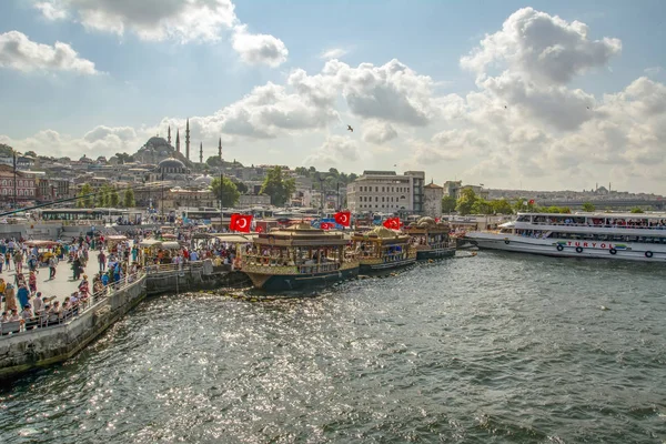 Balk Ekmekiler Istambul Restaurante Terraço Barcos Golden Horn Galata Ponte — Fotografia de Stock