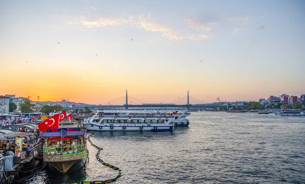 Ekmekiler Isztambul Törökország 2018 Augusztus Isztambul Étterem Terasz Hajók Golden — Stock Fotó