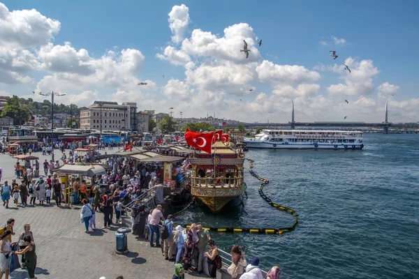 Ekmekiler Istanbul Turkey August 2018 Istanbul Restaurant Terrace Boats Golden — Stock Photo, Image