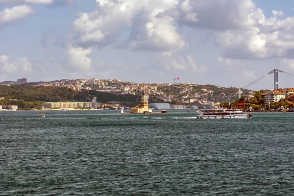 Istanbul Türkiye Ağustos 2018 Güneşli Gün Mimarisi Galata Köprüsü Eminönü — Stok fotoğraf