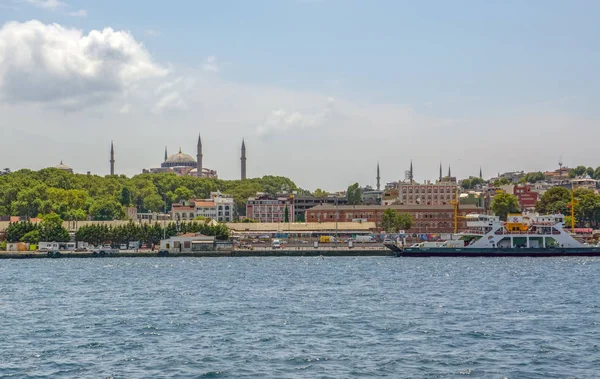 Istanbul Turkey 2018 Agosto Torre Galata Eminn Kark Galata Puente —  Fotos de Stock