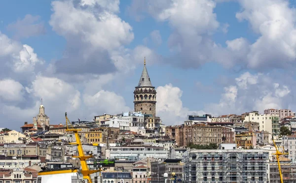 Estambul Turquía Agosto 2018 Torre Galata Puente Galata Distrito Karakoy — Foto de Stock