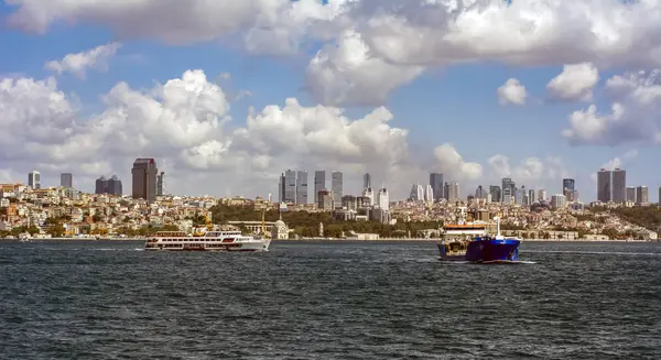 Istanbul/Türkiye-Ağustos 03,2018: Galata Eminn kark Galata Kulesi, Galata Köprüsü, Karaköy bölge ve Haliç, istanbul Türkiye